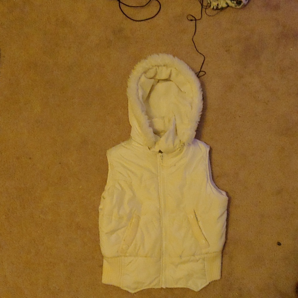 Sleeveless jackets